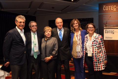 foto de Alicia Bárcena y otros participantes en la jornada sobre innovación organizada por la Fundación COTEC en Buenos Aires.