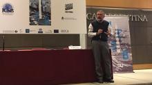 Mario Cimoli, Director de Desarrollo Productivo y Empresarial de la CEPAL, durante la charla magistral en la conferencia ICSB. 