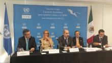 De izquierda a derecha, Rodolfo Lacy, Subsecretario de Planeación y Política Ambiental de México; Fernanda Garza, Presidenta de ICC México; Juan Carlos Moreno-Brid, Director Adjunto de la Sede Subregional de la CEPAL en México; Harold McGraw, Presidente de ICC, y Andreas Villar, Director del Programa Alianza Mexicana-Alemana de Cambio Climático.