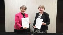 Alicia Bárcena, Secretaria Ejecutiva de la CEPAL (a la izquierda), y Christiane Bögemann-Hagedorn, Directora General Adjunta para América Latina del Ministerio Federal de Cooperación Económica y Desarrollo (BMZ) de Alemania, en Lima.