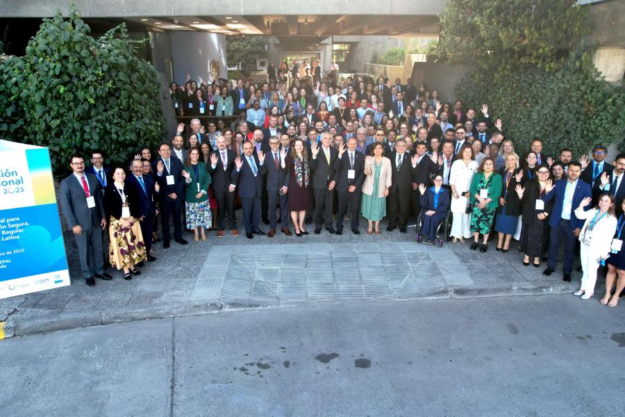 Foto oficial de la reunión.