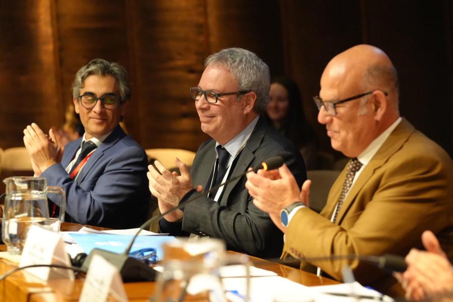 Foto de la clausura de la reunión