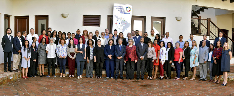Participantes del Seminario sobre la situación de las estadísticas e indicadores sobre eventos extremos, desastres y reducción del riesgo de desastres: la perspectiva regional, en el Caribe y en República Dominicana Participantes del Seminario sobre la situación de las estadísticas e indicadores sobre eventos extremos, desastres y reducción del riesgo de desastres: la perspectiva regional, en el Caribe y en República Dominicana